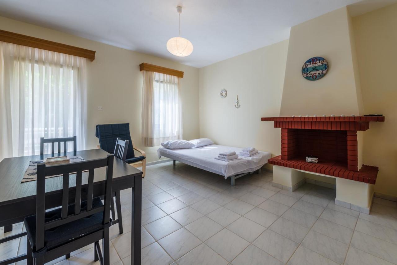 Sithonia Lodge Metamórfosi Eksteriør bilde